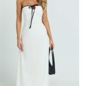 Elegant White Strapless Dress